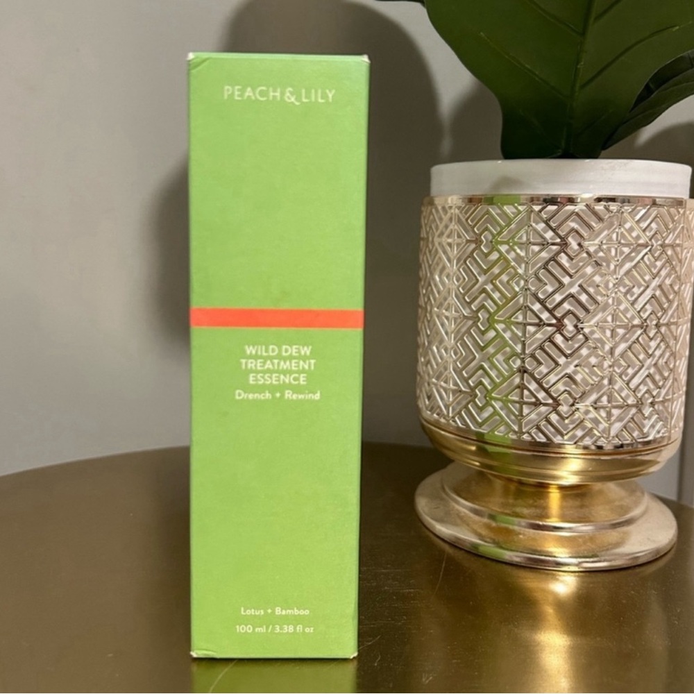 Peach and Lily Wild Dew Treatment Essence Lotus + Bamboo Scent, NWT, NIB.